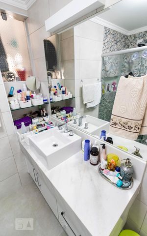 Apartamento à venda com 115m², 3 quartos e 2 vagasBanheiro social