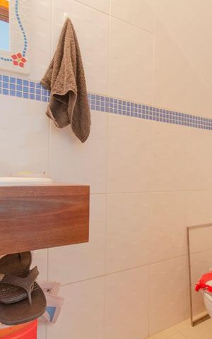 Casa à venda com 120m², 3 quartos e 1 vaga Casa à venda com 120m², 3 quartos e 1 vagaLavabo