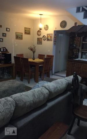 Casa de condomínio à venda com 110m², 3 quartos e 2 vagas Casa de condomínio à venda com 110m², 3 quartos e 2 vagasSala