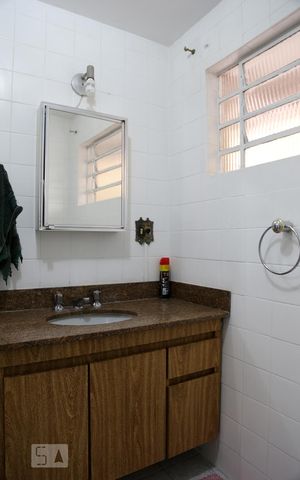 Apartamento à venda com 75m², 2 quartos e sem vagaBanheiro