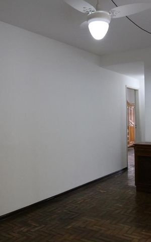Apartamento à venda com 75m², 2 quartos e sem vagaSala