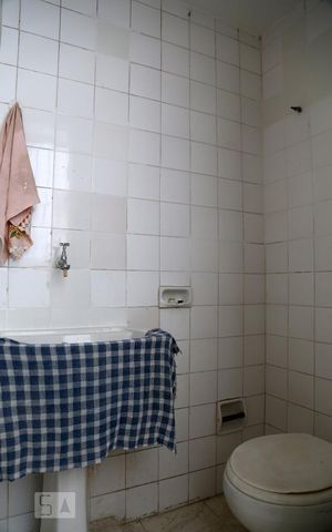 Apartamento à venda com 75m², 2 quartos e sem vagaBanheiro de Serviço