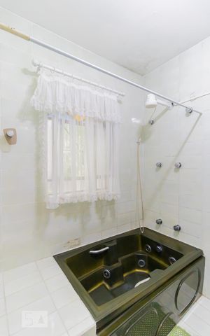 Casa à venda com 250m², 3 quartos e 3 vagasBanheiro da Suíte