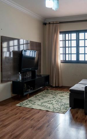 Casa à venda com 148m², 4 quartos e 2 vagas Casa à venda com 148m², 4 quartos e 2 vagasSala