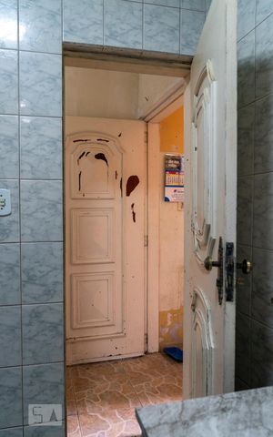 Casa à venda com 148m², 4 quartos e 2 vagas Casa à venda com 148m², 4 quartos e 2 vagasCorredor externo