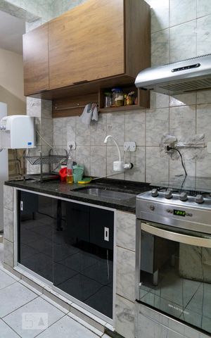 Casa à venda com 148m², 4 quartos e 2 vagas Casa à venda com 148m², 4 quartos e 2 vagasCozinha