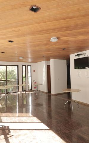 Apartamento à venda com 198m², 3 quartos e 3 vagasÁrea comum - Salão de festas