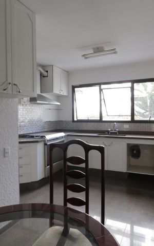 Apartamento à venda com 198m², 3 quartos e 3 vagasCozinha