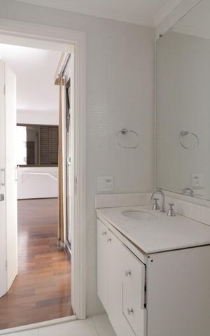 Apartamento à venda com 198m², 3 quartos e 3 vagasBanheiro da Suíte 1
