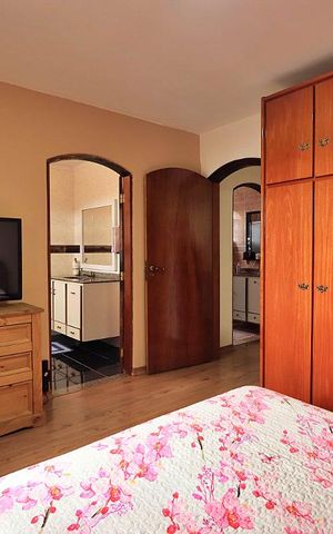 Casa à venda com 300m², 3 quartos e 3 vagasQuarto Suíte