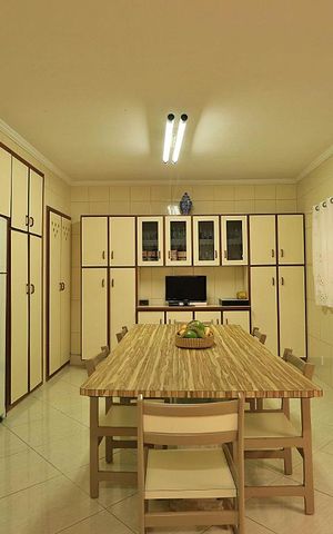 Casa à venda com 300m², 3 quartos e 3 vagasCozinha 