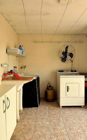 Casa à venda com 300m², 3 quartos e 3 vagasÁrea de Serviço
