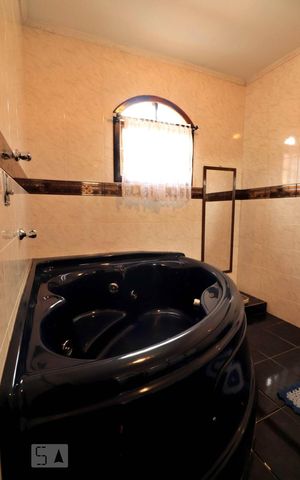 Casa à venda com 300m², 3 quartos e 3 vagasBanheiro Suíte