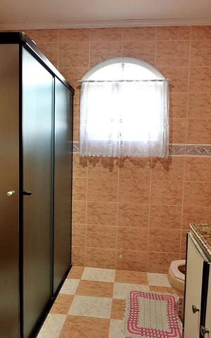 Casa à venda com 300m², 3 quartos e 3 vagasBanheiro 1