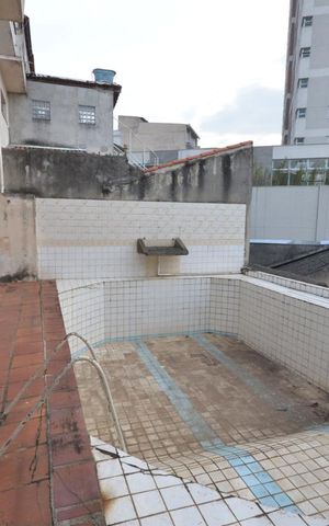 Casa à venda com 306m², 4 quartos e 4 vagas Casa à venda com 306m², 4 quartos e 4 vagasPiscina