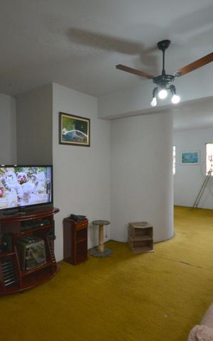 Casa à venda com 306m², 4 quartos e 4 vagas Casa à venda com 306m², 4 quartos e 4 vagasSala