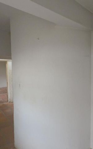 Casa à venda com 306m², 4 quartos e 4 vagas Casa à venda com 306m², 4 quartos e 4 vagasDependência