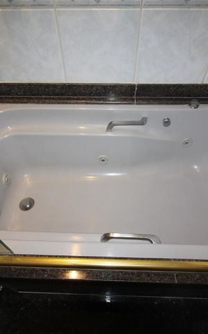 Apartamento à venda com 303m², 3 quartos e 4 vagasBanheiro Suite 2 hidro