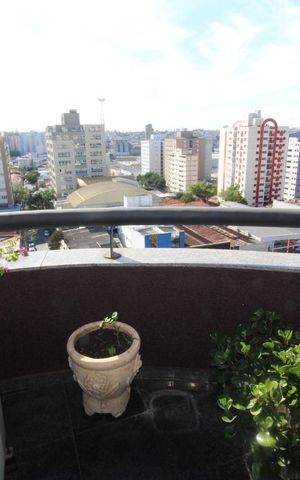 Apartamento à venda com 303m², 3 quartos e 4 vagasVaranda Suite 2