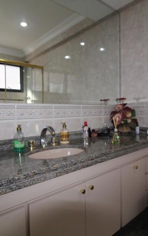 Apartamento à venda com 303m², 3 quartos e 4 vagasBanheiro Suite 3
