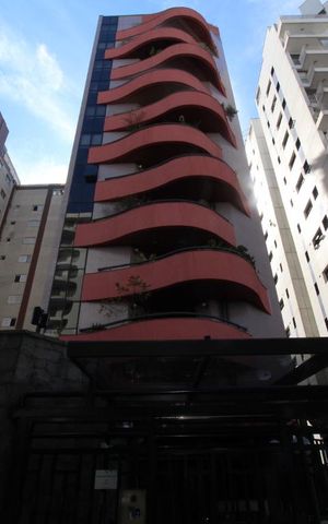 Apartamento à venda com 303m², 3 quartos e 4 vagasFachada