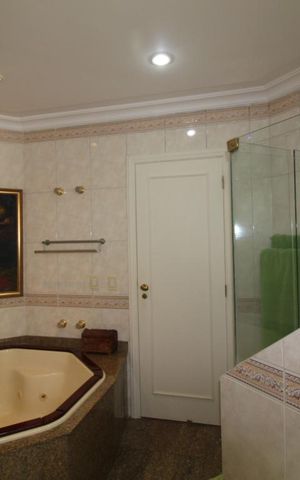Apartamento à venda com 303m², 3 quartos e 4 vagasBanheiro Suite 1 master 