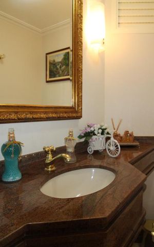 Apartamento à venda com 303m², 3 quartos e 4 vagasBanheiro 5 lavabo