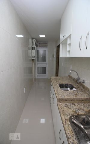 Apartamento para alugar com 67m², 2 quartos e sem vagaCozinha e Área de Serviço