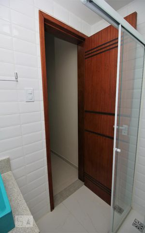 Apartamento para alugar com 67m², 2 quartos e sem vagaBanheiro da Suíte