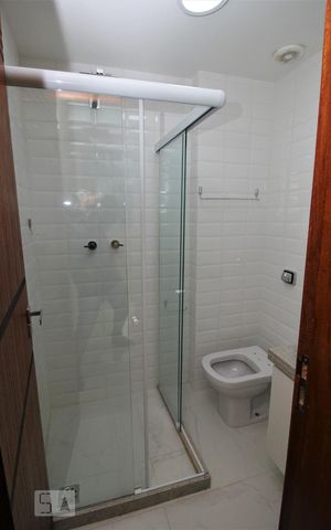 Apartamento para alugar com 67m², 2 quartos e sem vagaBanheiro da Suíte