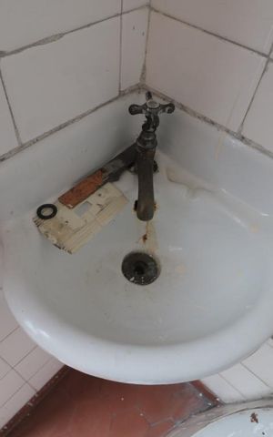 Casa à venda com 150m², 2 quartos e 1 vagaBanheiro de Serviço - pia
