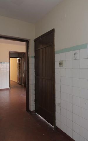Casa à venda com 150m², 2 quartos e 1 vagaArea de serviço