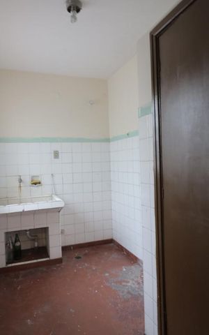 Casa à venda com 150m², 2 quartos e 1 vagaArea de serviço