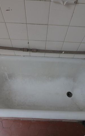 Casa à venda com 150m², 2 quartos e 1 vagaBanheiro de Serviço- banheira