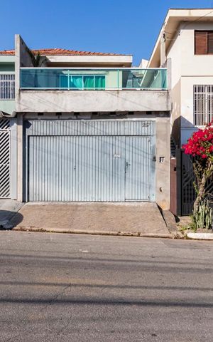 Casa à venda com 188m², 3 quartos e 3 vagasFachada