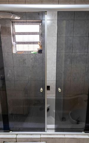 Casa à venda com 188m², 3 quartos e 3 vagasQuarto 3 - Suíte/ Banheiro