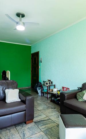 Casa à venda com 188m², 3 quartos e 3 vagasSala