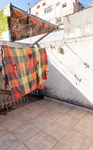 Casa à venda com 188m², 3 quartos e 3 vagasFundos
