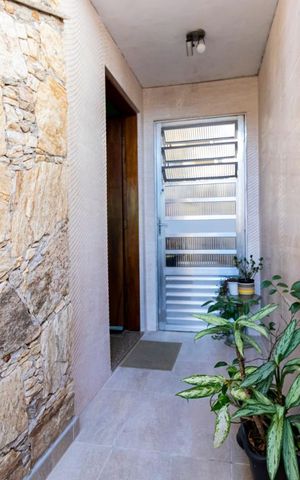 Casa à venda com 188m², 3 quartos e 3 vagasEntrada