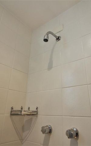 Apartamento à venda com 130m², 2 quartos e 2 vagasChuveiro