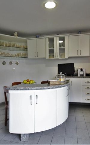 Apartamento à venda com 130m², 2 quartos e 2 vagasCozinha