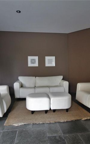 Apartamento à venda com 130m², 2 quartos e 2 vagasHall social