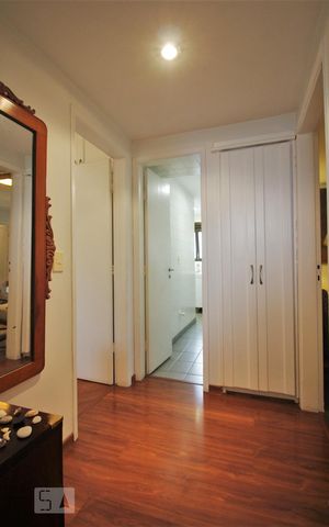 Apartamento à venda com 130m², 2 quartos e 2 vagasCorredor