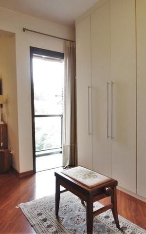 Apartamento à venda com 130m², 2 quartos e 2 vagasCloset