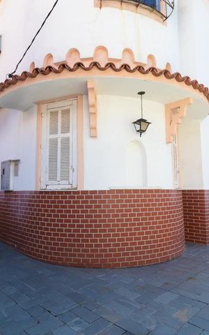 Casa à venda com 300m², 5 quartos e 6 vagas Casa à venda com 300m², 5 quartos e 6 vagasCorredores