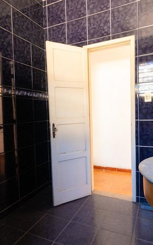 Casa à venda com 300m², 5 quartos e 6 vagas Casa à venda com 300m², 5 quartos e 6 vagasBanheiro 2