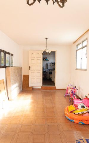 Casa à venda com 300m², 5 quartos e 6 vagas Casa à venda com 300m², 5 quartos e 6 vagasCopa