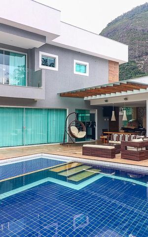 Casa para alugar com 700m², 5 quartos e 7 vagasÁrea Externa - Piscina