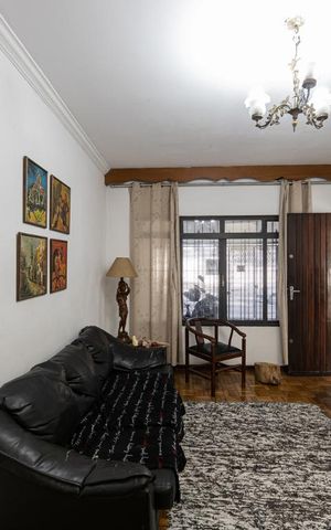 Casa à venda com 104m², 3 quartos e 2 vagas Casa à venda com 104m², 3 quartos e 2 vagasSala