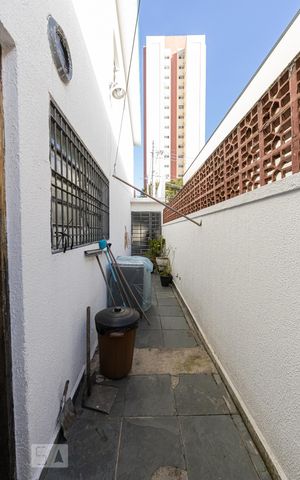 Casa à venda com 104m², 3 quartos e 2 vagas Casa à venda com 104m², 3 quartos e 2 vagasÁrea Externa